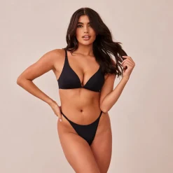 Light Non-wire Plunge T-shirt Bra & Thong/Briefs Set - Black