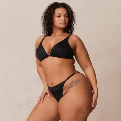 Light Non-wire Plunge T-shirt Bra & Thong/Briefs Set - Black