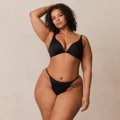 Light Non-wire Plunge T-shirt Bra & Thong/Briefs Set - Black